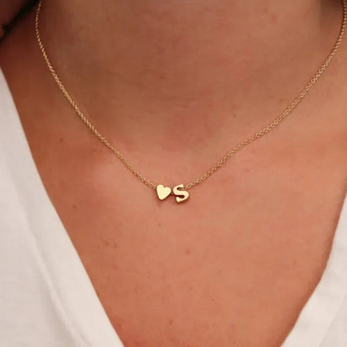 💛 GlowLuxe HeartMark Necklace – Gold Heart Pendant with Custom Initial