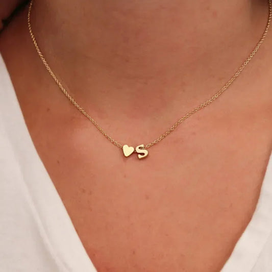 💛 GlowLuxe HeartMark Necklace – Gold Heart Pendant with Custom Initial
