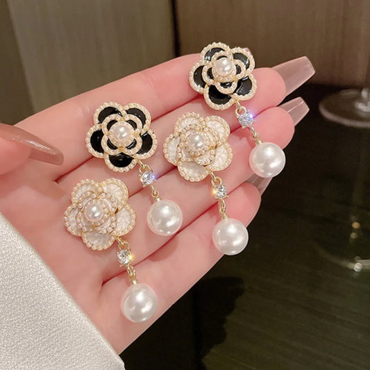 💎 GlowLuxe CamelliaDrop Earrings – Baroque-Inspired Rhinestone Classic Drops