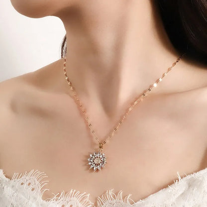 🌹 GlowLuxe BloomRadiance Necklace – Gold Flower Pendant with Zirconia Petals