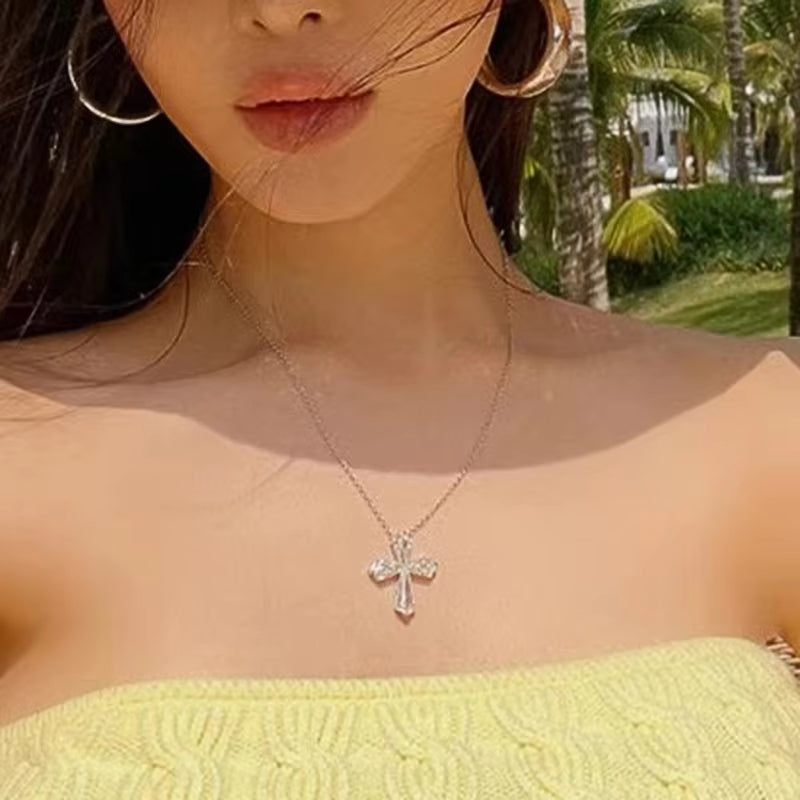 ✨ GlowCharm EleganceCross – Huitan Crystal-Encrusted Necklace for Women