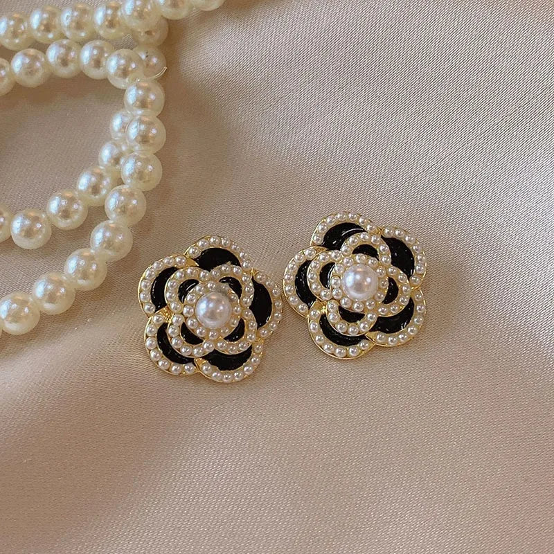 🌸 GlowLuxe BloomAura Earrings – Vintage-Inspired Luxury Flower Earrings