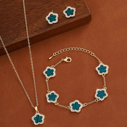 🌸 GlowLuxe FloraElegance Set – 3-Piece Stainless Steel Five-Leaf Flower Necklace, Earrings & Bracelet