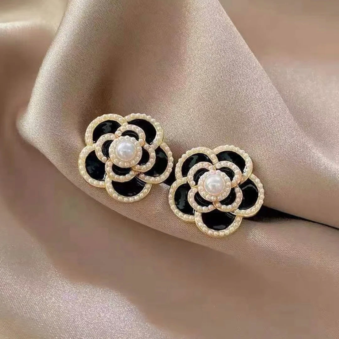 💎 GlowLuxe CamelliaDrop Earrings – Baroque-Inspired Rhinestone Classic Drops