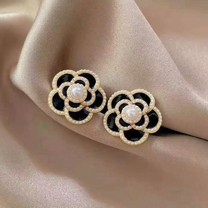 💎 GlowLuxe CamelliaDrop Earrings – Baroque-Inspired Rhinestone Classic Drops